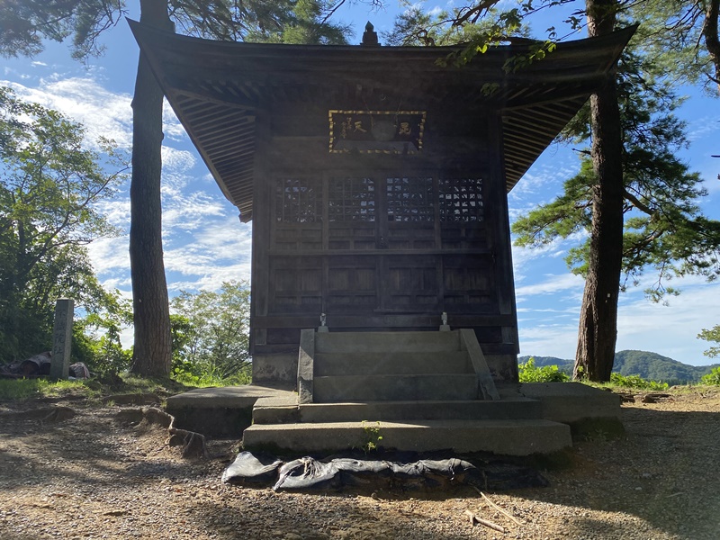 春日山城毘沙門堂