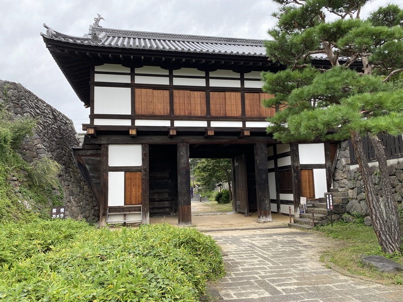 小諸城大手門