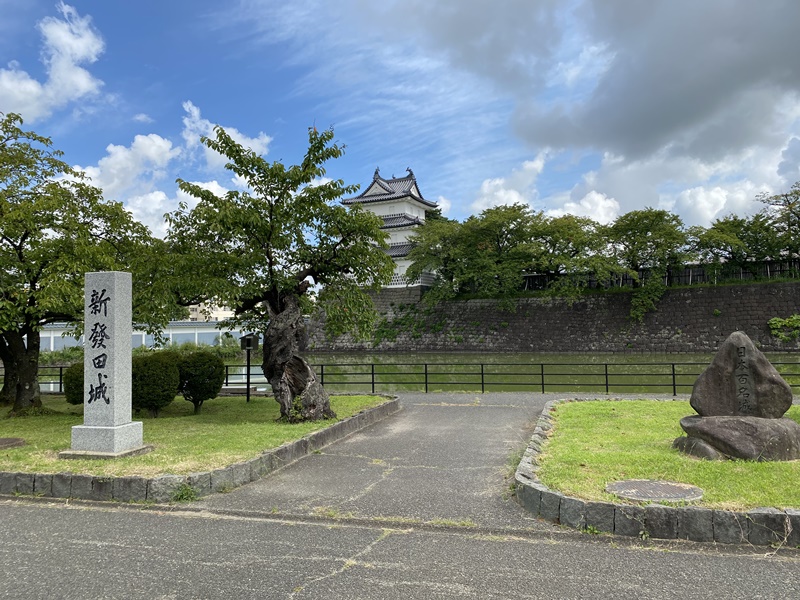 新発田城の石碑