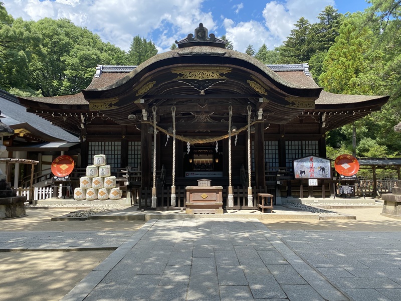 武田神社拝殿