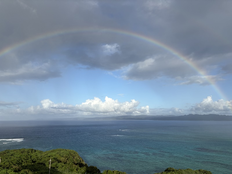 古宇利島ビーチと虹