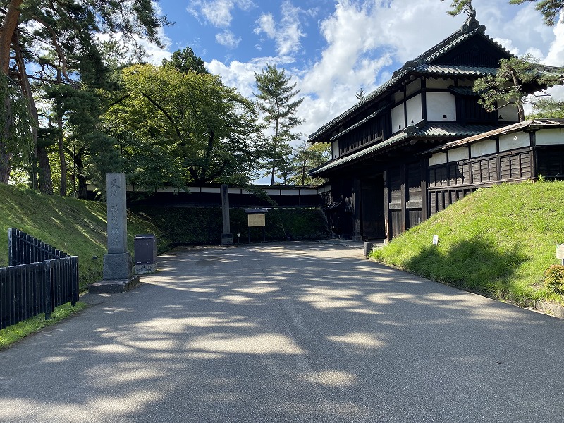 弘前城三の丸追手門