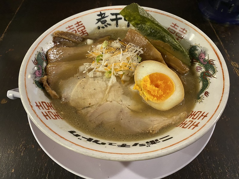 煮干結社ラーメン