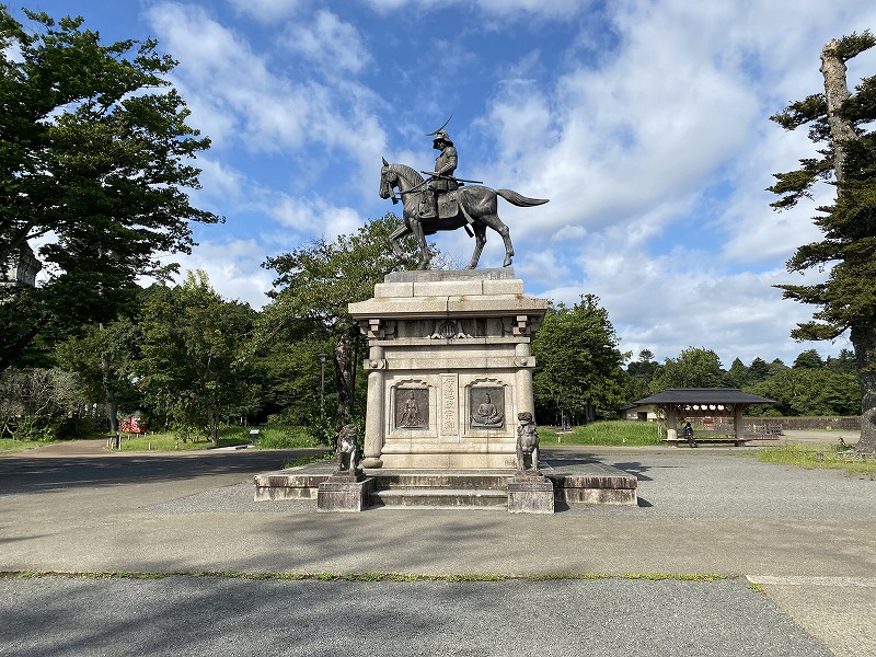 仙台城政宗公騎馬像